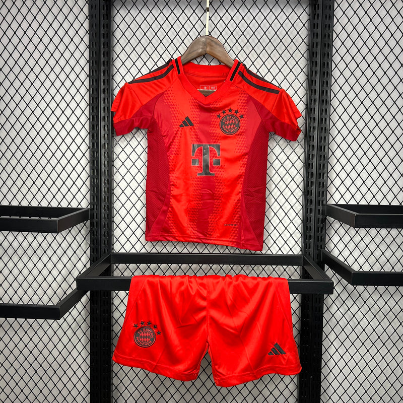 Conjunto Infantil Camisa + Calção do Bayern de Munique Home 2024/25